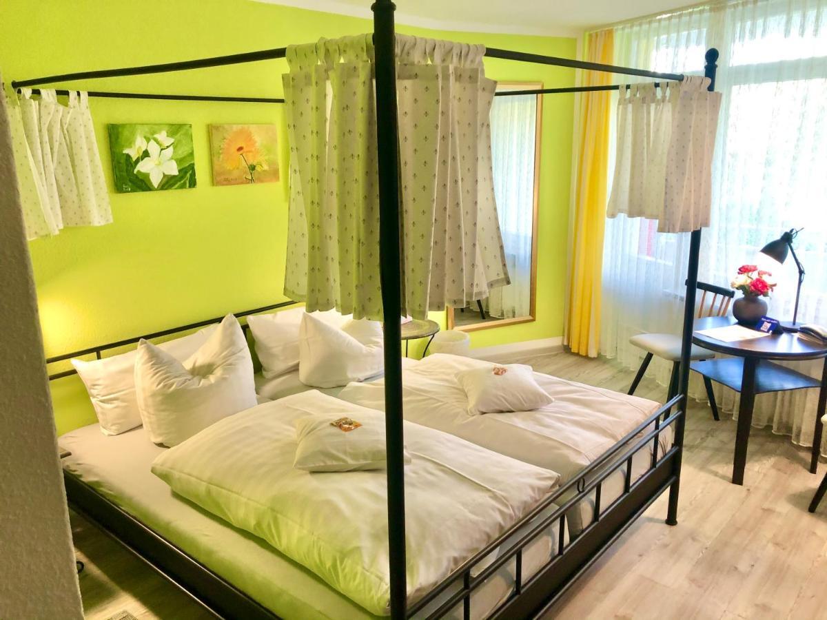 Haus Am Kurpark Hotel เชิมแบร์ก ภายนอก รูปภาพ