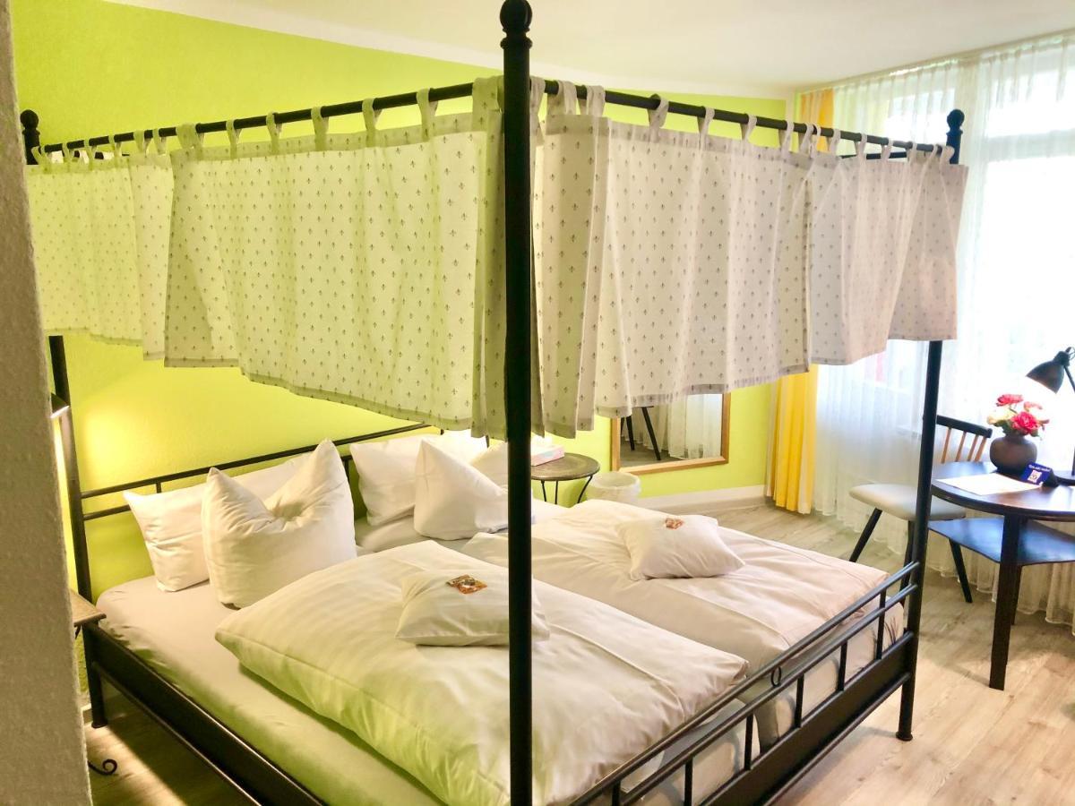 Haus Am Kurpark Hotel เชิมแบร์ก ภายนอก รูปภาพ